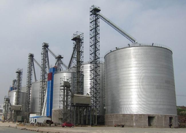 顺城大型钢板库构造参数及水泥储存质量